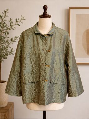 Light Olive Green Lightweight Button-Front Shirt Jacket